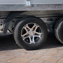 LAWETA SAMOCHODOWA Temared UNIVERSAL 600/3 590x210 DMC 3,5T z burtami aluminiowymi