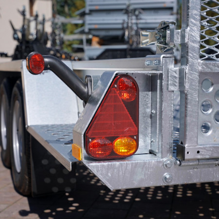 Brenderup MT 3651 360x179 POD MINIKOPARKĘ DMC 3500 Podłoga stalowa