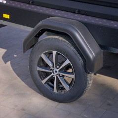 Brenderup 1205SUB750 DMC 750 204x116 BLACK EDITION + pokrywa Alu Felgi, LED-y