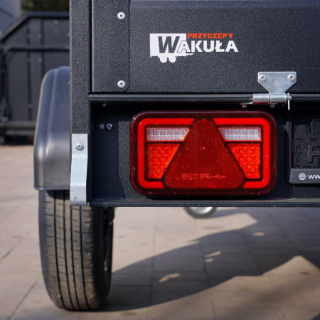 Brenderup 1205SUB750 DMC 750 204x116 BLACK EDITION + pokrywa Alu Felgi, LED-y