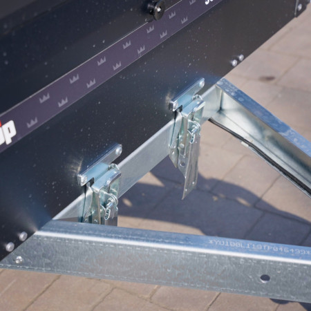 Brenderup 1205SUB750 DMC 750 204x116 BLACK EDITION + pokrywa Alu Felgi, LED-y