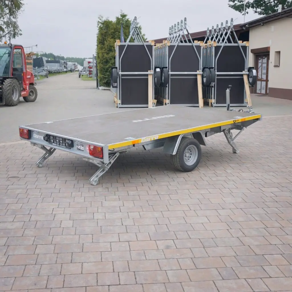 PRZYCZEPA platformowa SAUNA,BALIA 3×2 podpory rozkładane, DMC 1500 kg